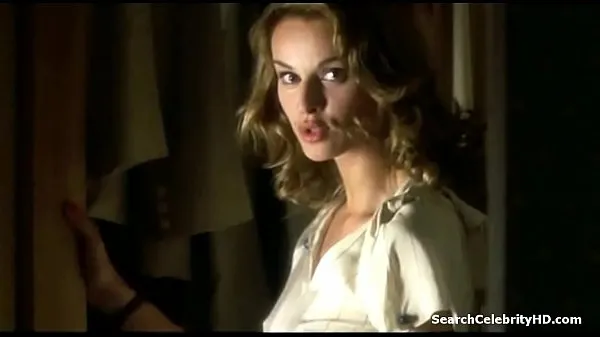 Show Kasia Smutniak - Inspector De Luca S01E01 (2008 new Clips