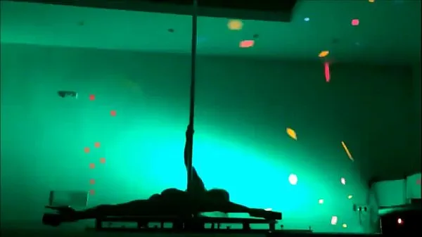 Pole Dance Tease Cosmo Room 個の新しいクリップを表示