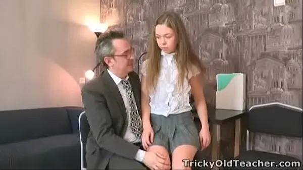 Toon Tricky Old Teacher - Sara looks so innocent nieuwe clips