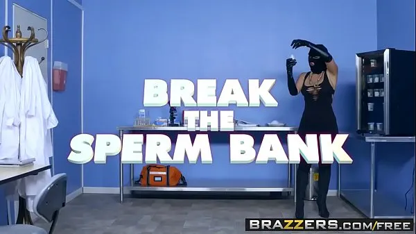 Показать Brazzers - Докторские приключения - Феникс Мари, Чарльз Дера и Майкл Вегас - Разбей банк спермы новых клипов