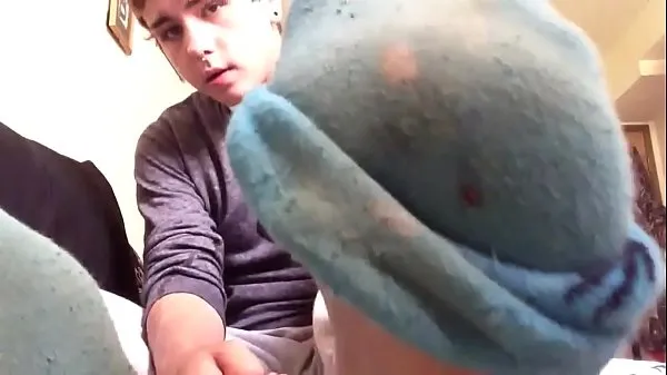 Prikaži Sexy boy feet novih posnetkov