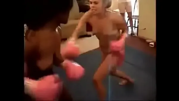 Prikaži ebony vs latina boxing novih posnetkov