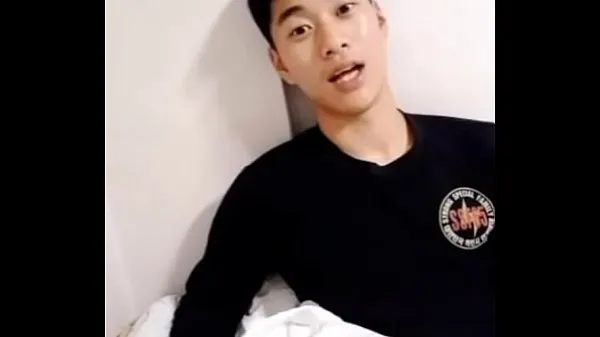 Zobrazit Korean gay jerking off with cum nových klipů