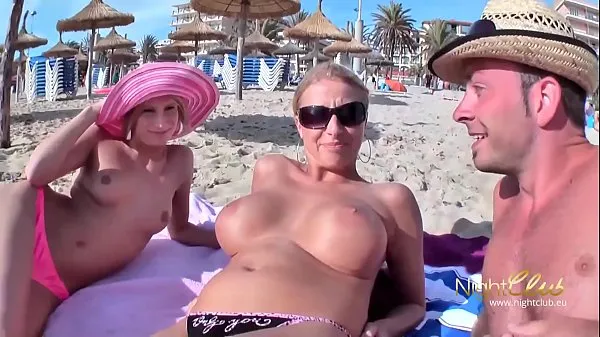 Tampilkan German sex vacationer fucks everything in front of the camera Klip baru