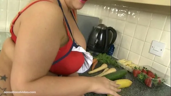 Mostrar Regordeta británica milf deepthroats vegetales nuevos clips