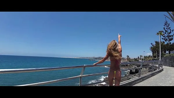 Mostrar TRAVEL SHOW ASS DRIVER - Camina por las playas de Gran Canaria con Sasha Bikeeva en micro-bikini. De San Agustín a Maspalomas nuevos clips