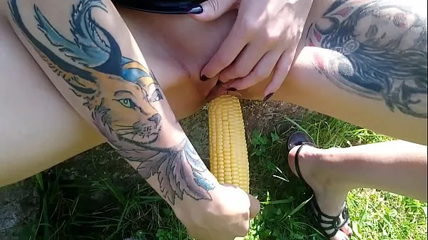 Show Lucy Ravenblood fucking pussy with corn in public new Clips