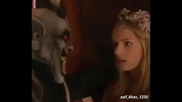 Show Does anyone know the name of this actress new Clips