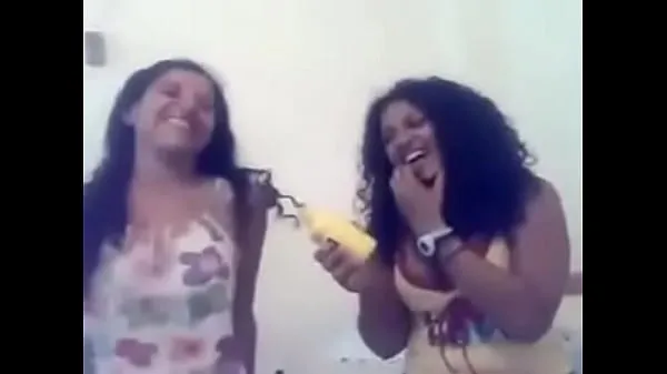 Prikaži Girls joking with each other and irritating words - Arab sex novih posnetkov