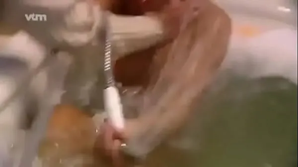 Εμφάνιση Sexy Nude Bath Girl νέων κλιπ