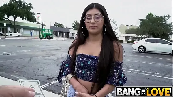 Tampilkan Binky Beaz Gets Fucked For Fake Cash Klip baru