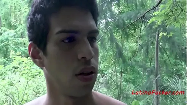 Latino Guy's Forest Fuck Story نئے کلپس دکھائیں