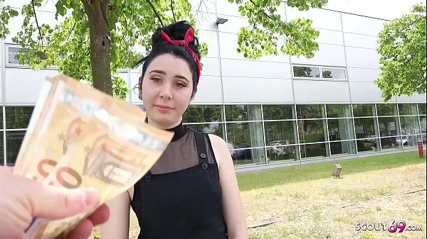 Mostra SCOUT TEDESCO - La sporca Joena Kaiser di Berlino si fa scopare in un finto lavoro da modella dopo la scuolanuovi clip