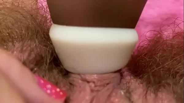 Riesiger pulsierender Klitoris-Orgasmus in extremer Nahaufnahme mit spritzendem, haarigem Pussy-Grool-Spielneue Clips anzeigen