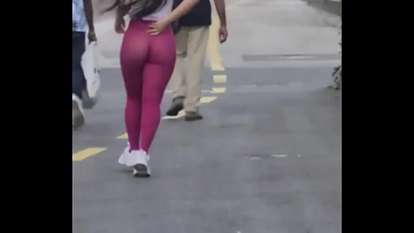 Mostrar Casada quase nua na rua de calça legging transparente Luana Kazaki novos clipes