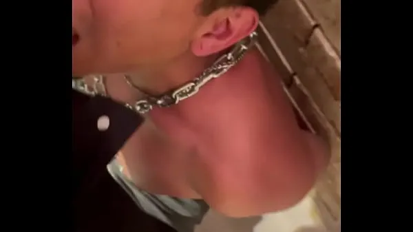 عرض I give cock to chained slut latin gay BDSM قصاصات جديدة