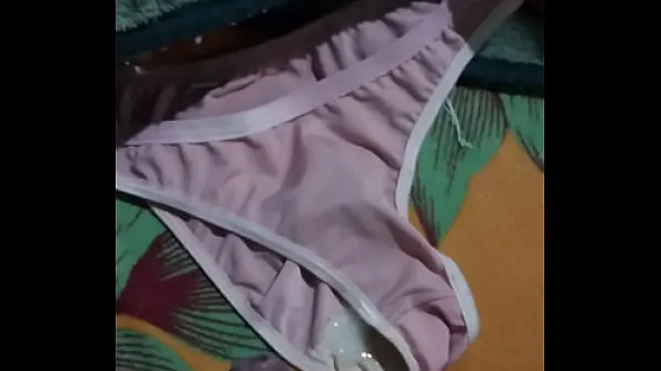 Zobraziť nové klipy (Cumshot in stepdaughter's panties)