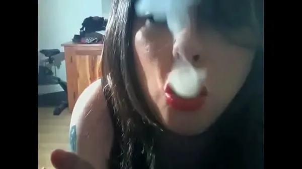 BBW Brit Domme Tina Snua Smoking Menthol Cigarettes In Her Underwear yeni Klip göster