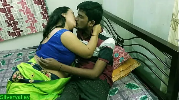Tunjukkan Indian horny milf bhabhi touch my penis and its gone down!!! Now How i will fuck her Klip baharu