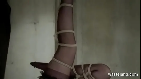 Εμφάνιση Upside Down Suspended For Ultimate Access In Hot BDSM Kink Fest νέων κλιπ