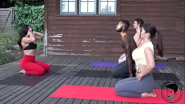 BBC Yoga Foursome Real Couple Swap نئے کلپس دکھائیں