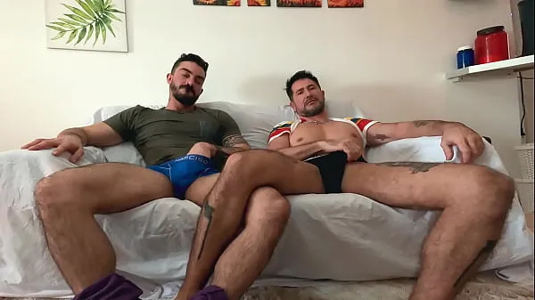 Mostra Il fratellastro si scalda con il mio cazzo guardando il porno - Non riesco a smettere di pensare al cazzo del fratellastro - I fratellastri scopano senza protezione quando i genitori sono fuori - Il fratellastro mi ha sorpreso a guardare un porno gay - conuovi clip