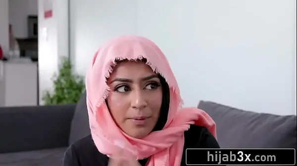 Tunjukkan Hot Muslim Teen Must Suck & Fuck Neighbor To Keep Her Secret (Binky Beaz Klip baharu