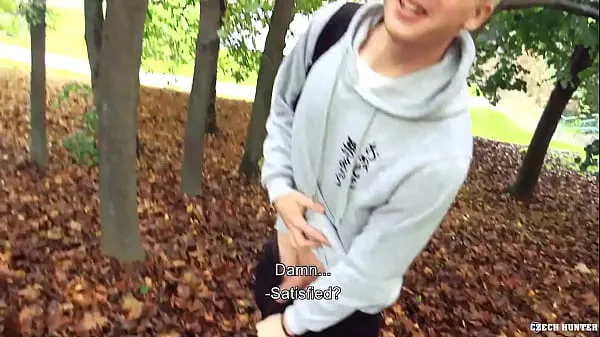 Zobrazit Twink Blonde On His Way Home When He Bumps Into A Guy Who Wants His Dick Fucked And Pay At The Same Time - BigStr nových klipů