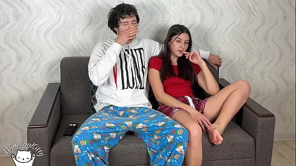 Zobraziť nové klipy (Step Sister Sits On Step Brother And Rubs Her Pussy On The Tip Of His Cock But He Accidentally Cums Inside Her!! Cream Pie In Step Sis)
