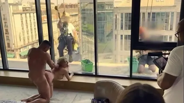 Εμφάνιση Anal pissing, fucking in front of windows cleaners νέων κλιπ