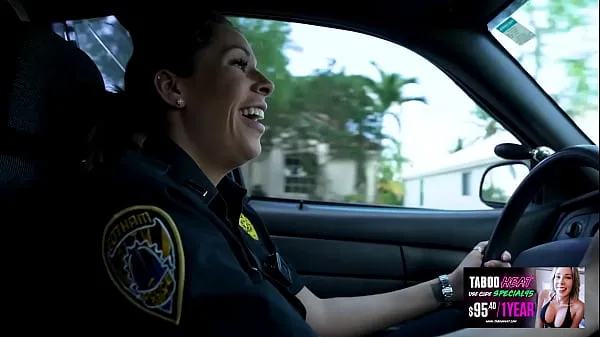 แสดง Nikki Brooks In StepMom Wants To Role Play As A Cop and Have Sex On My Bed คลิปใหม่