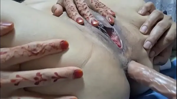عرض Pakistani husband sucking and play with dildo with nasreen anal and pussy قصاصات جديدة